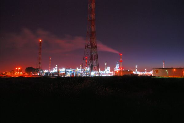 Rafineria Gdańska Lotos nocą